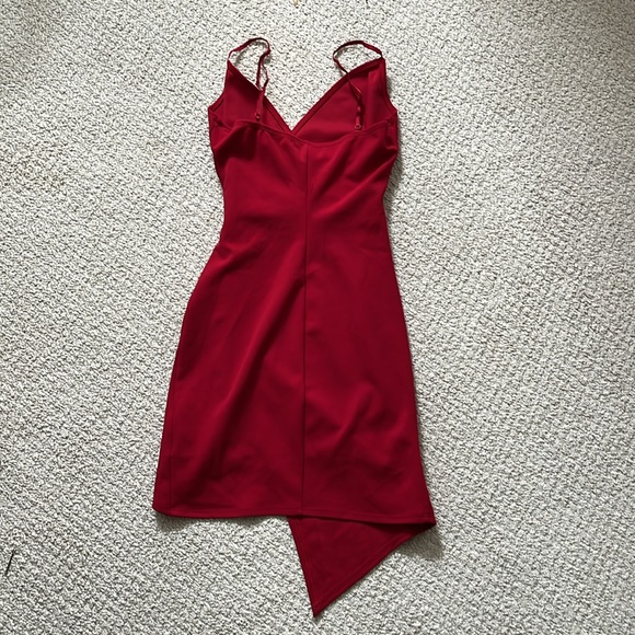 Le Château Red Dress - Picture 2 of 3